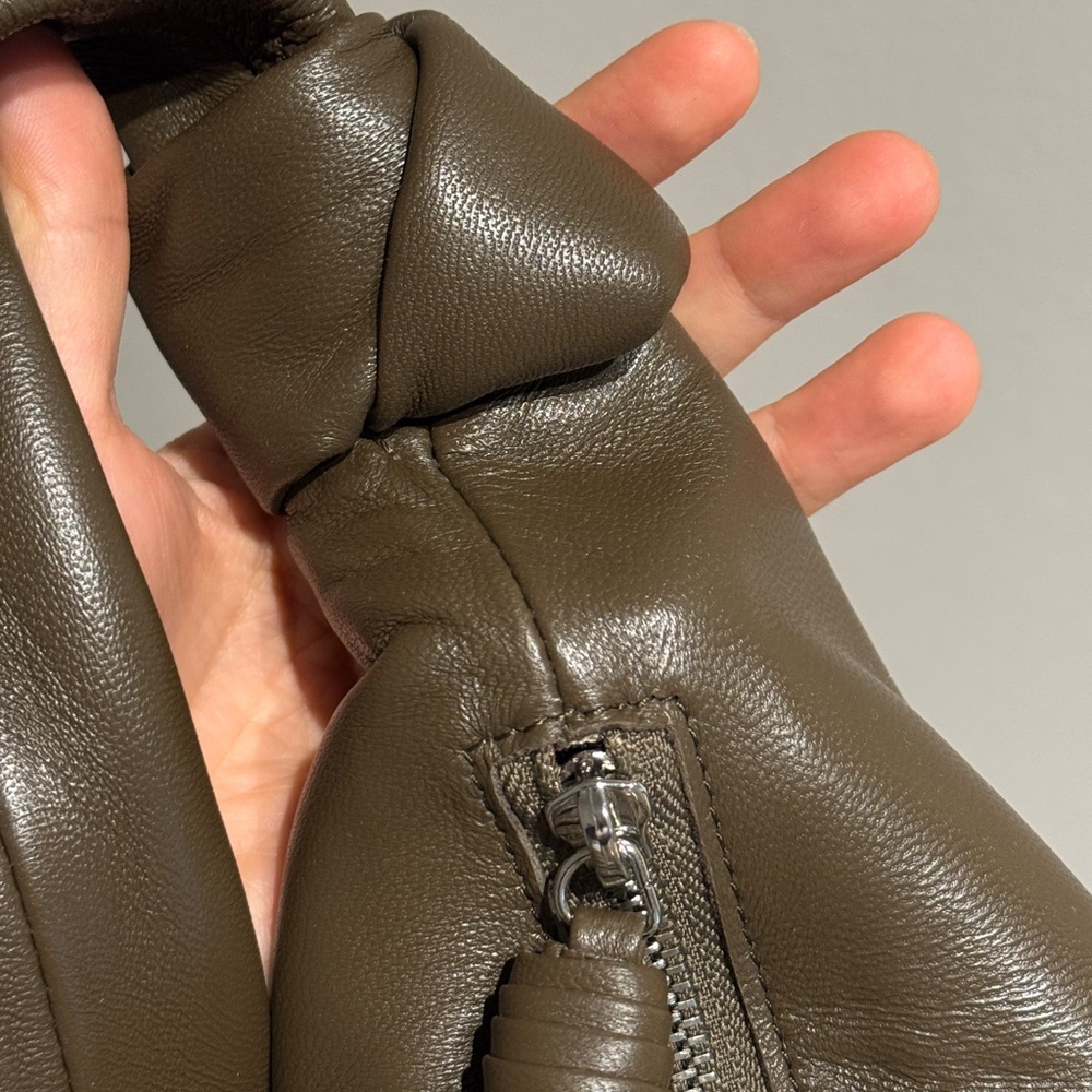 Lemaire Croissant Leather Bag in soft lambskin - Picture 7 of 15